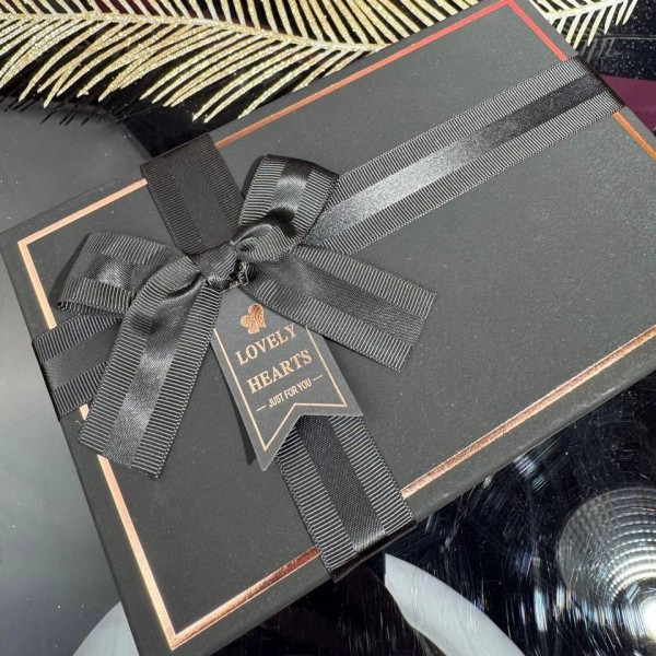 Подарочный бокс уходовой косметики Black Friday PRO makeup Подарочный бокс уходовой косметики Black Friday PRO makeup