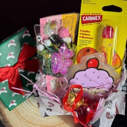 Set cadouri pentru copii de Anul Nou MK Cosmetics