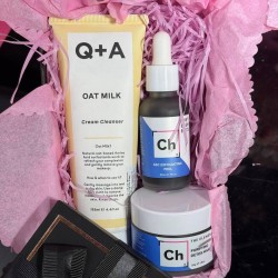 Set cadou pentru îngrijirea feței Q+A (cremă de curățare, peeling facial, mască de față)