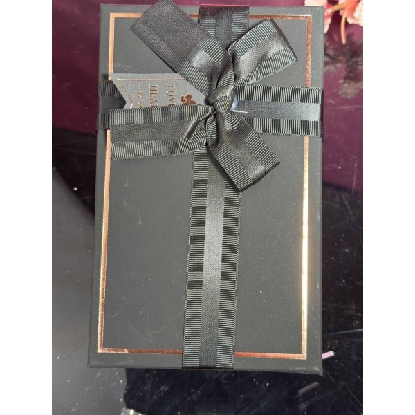 Set cadou pentru îngrijirea feței Q+A (cremă de curățare, peeling facial, mască de față) Set cadou pentru îngrijirea feței Q+A (cremă de curățare, peeling facial, mască de față)