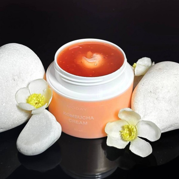 Мультифункциональный двухфазный крем для лица MODAY Kombucha CREAM 50 мл Мультифункциональный двухфазный крем для лица MODAY Kombucha CREAM 50 мл